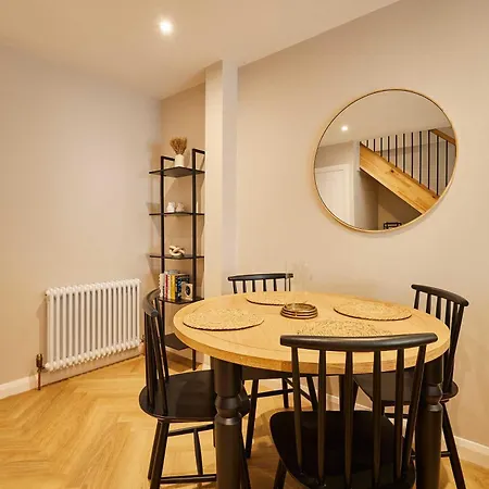 Host & Belvedere Terrace בית נופש סקארבורו